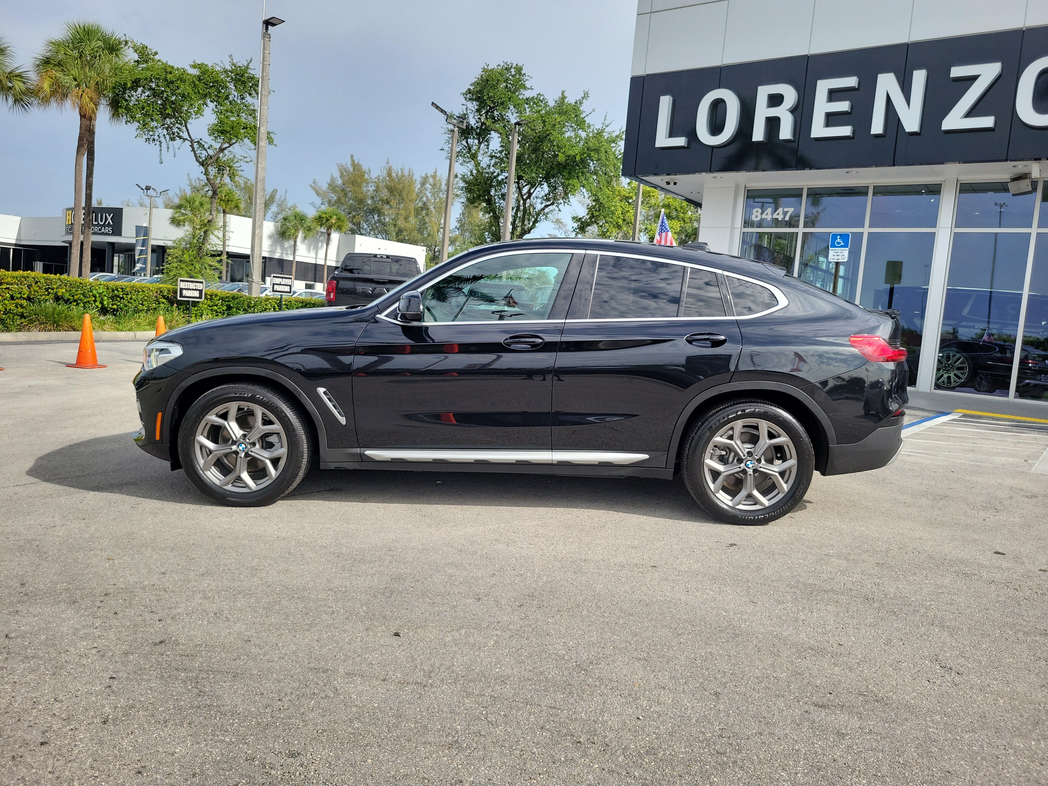 Used 2020 BMW X4 xDrive30i w/ Driving Assistance Package AWD/4WD image 8