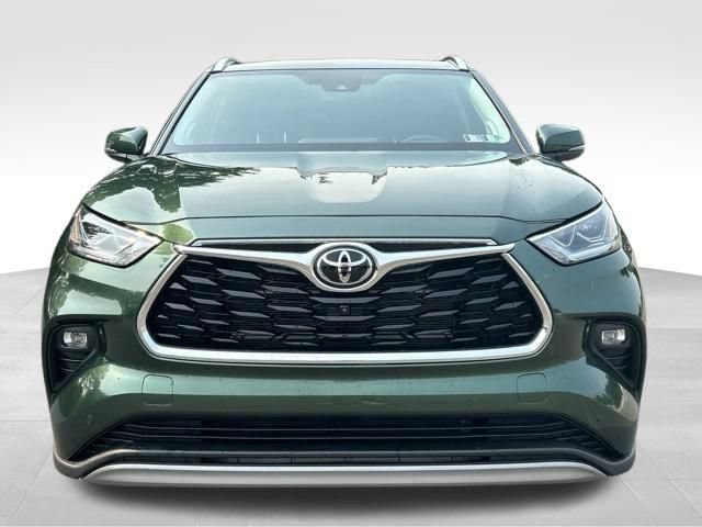 Used 2025 Toyota Highlander Platinum AWD/4WD image 8