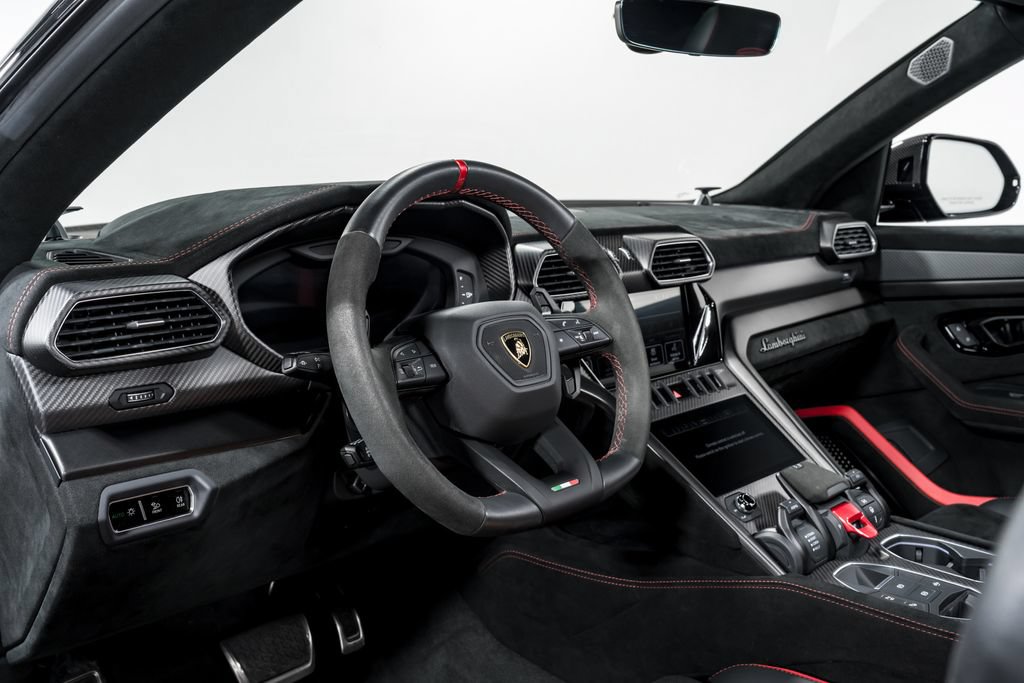 Used 2024 Lamborghini Urus Performante AWD/4WD image 13