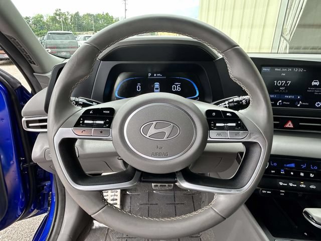 Used 2025 Hyundai Elantra Sport FWD image 22