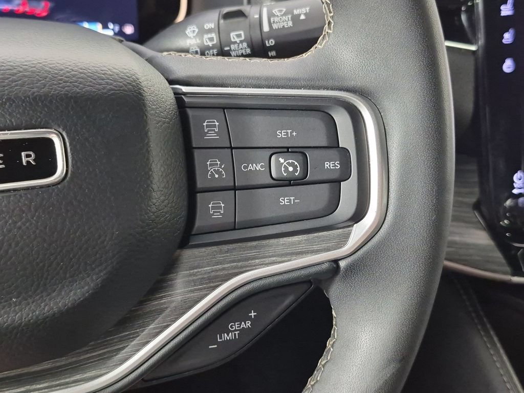 Used 2024 Jeep Wagoneer Series II AWD/4WD image 19