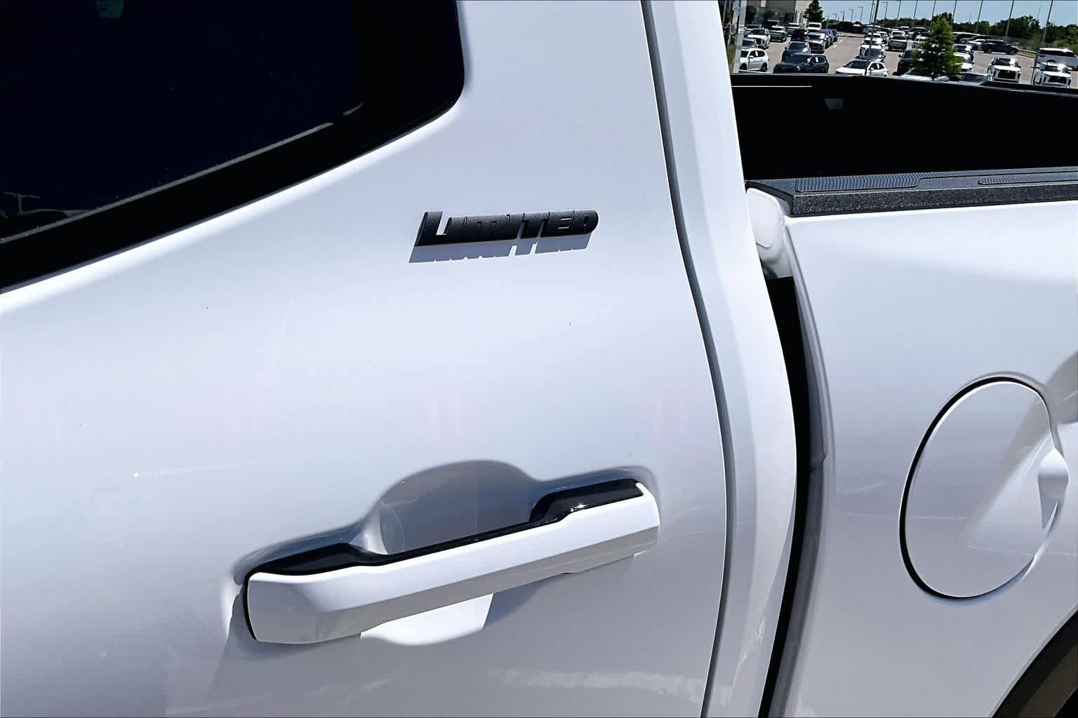 New 2026 Toyota Tundra Limited AWD/4WD image 18