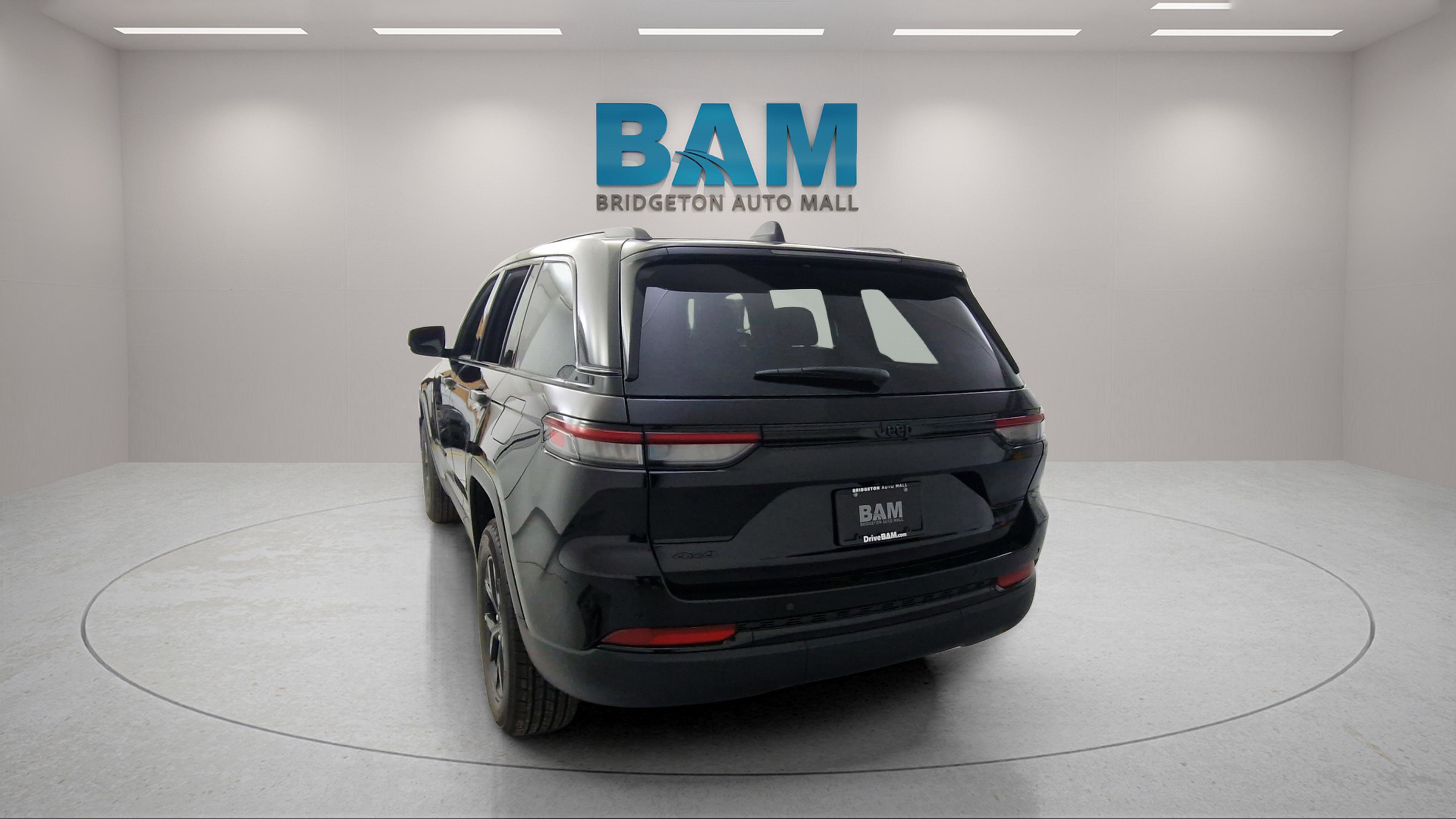 New 2025 Jeep Grand Cherokee Altitude image 57