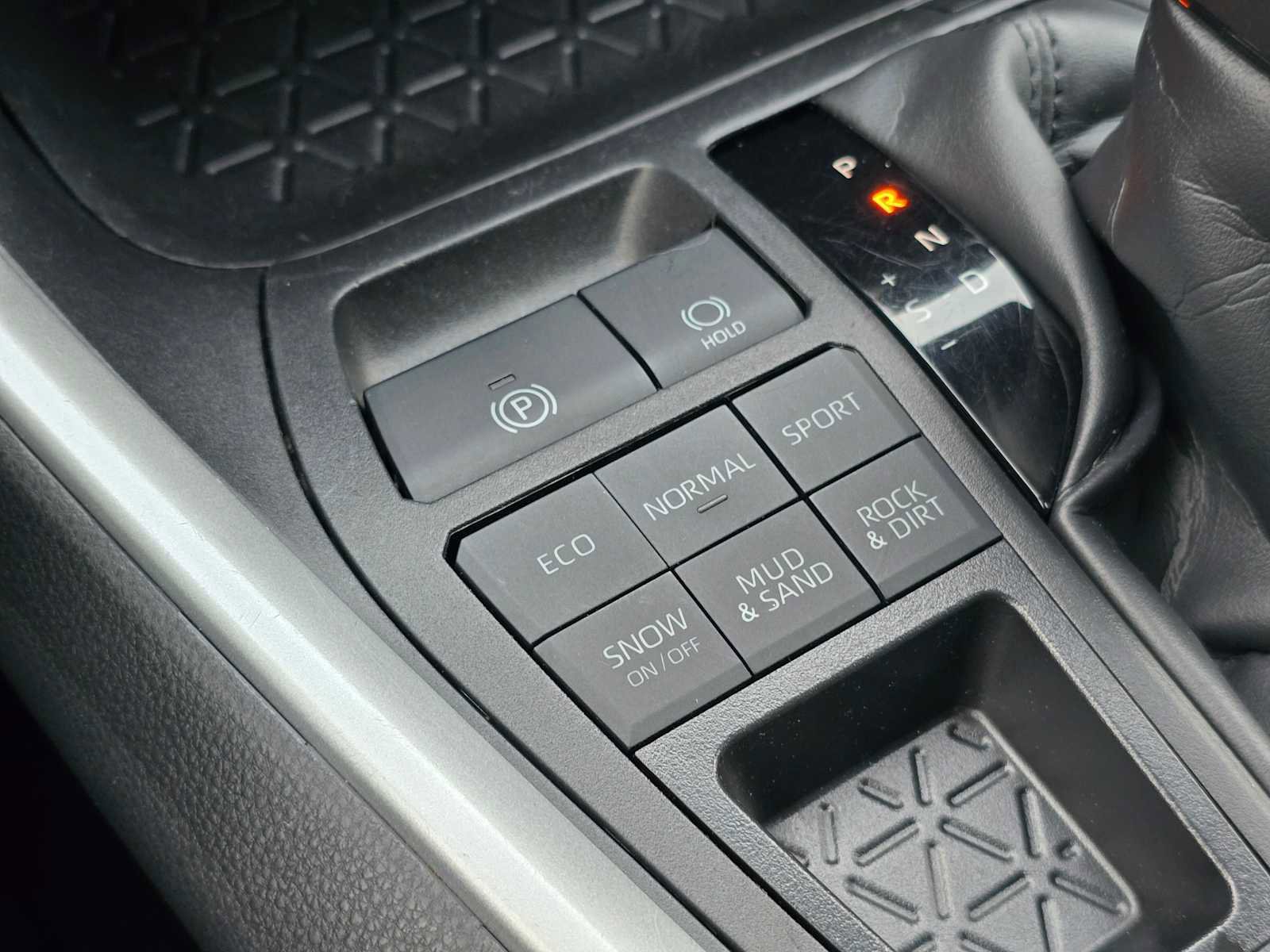 Used 2024 Toyota RAV4 XLE image 33