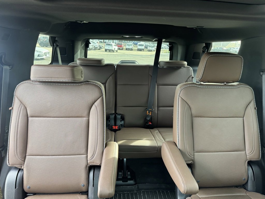 Used 2024 Chevrolet Tahoe High Country image 9