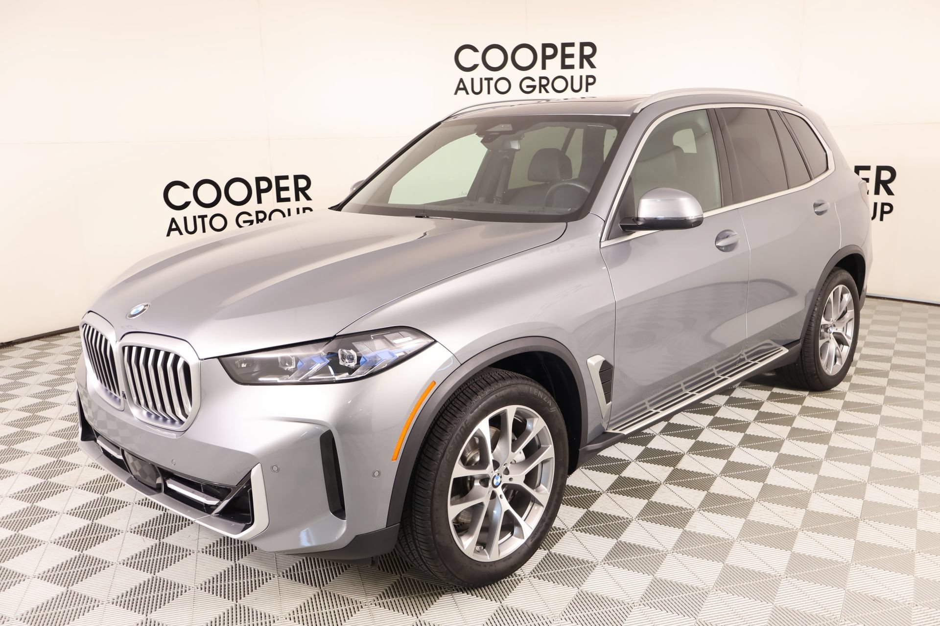 Used 2026 BMW X5 xDrive40i AWD/4WD image 11