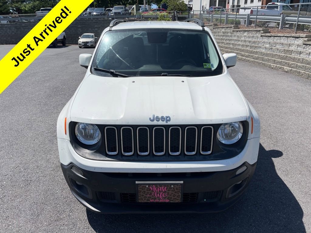 Used 2016 Jeep Renegade Latitude w/ Cold Weather Group FWD image 4
