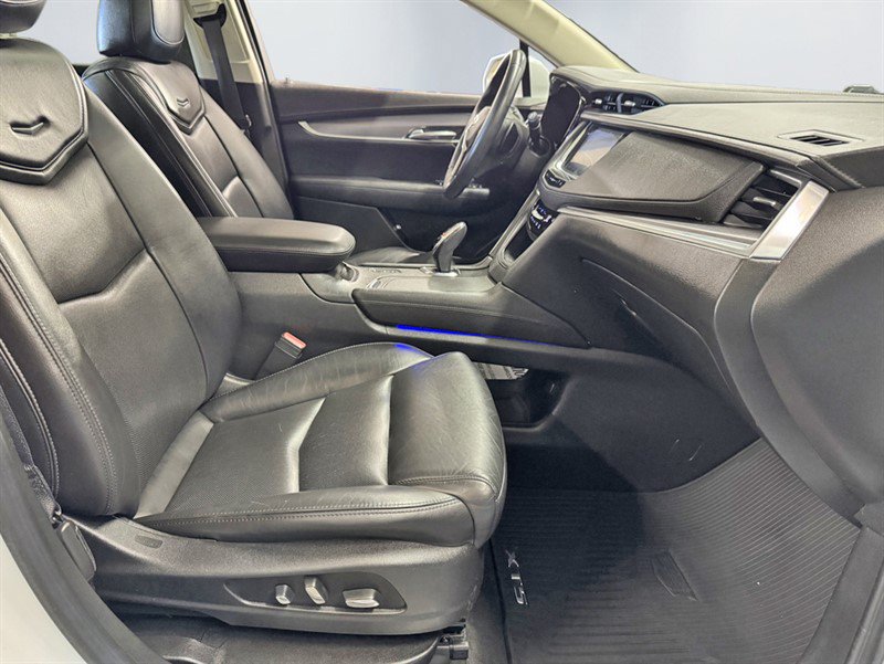 Used 2018 Cadillac XT5 Luxury w/ Driver Awareness Package AWD/4WD image 26