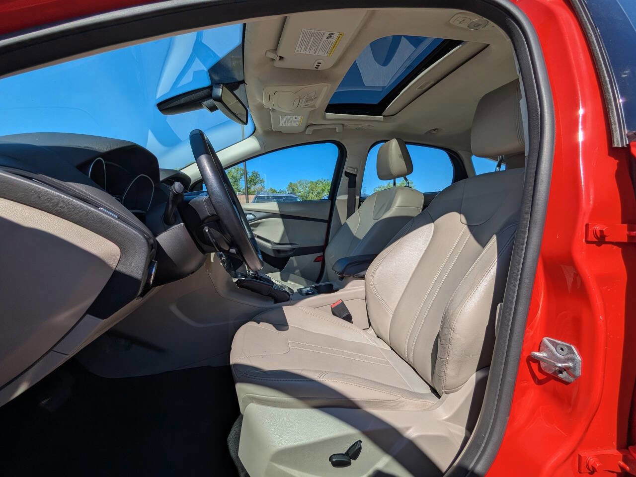 Used 2012 Ford Focus SEL FWD image 12