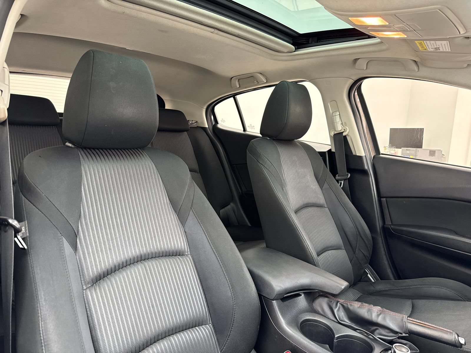 Used 2016 MAZDA MAZDA3 i Touring FWD image 38