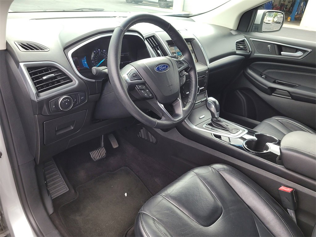 Used 2017 Ford Edge Titanium image 16