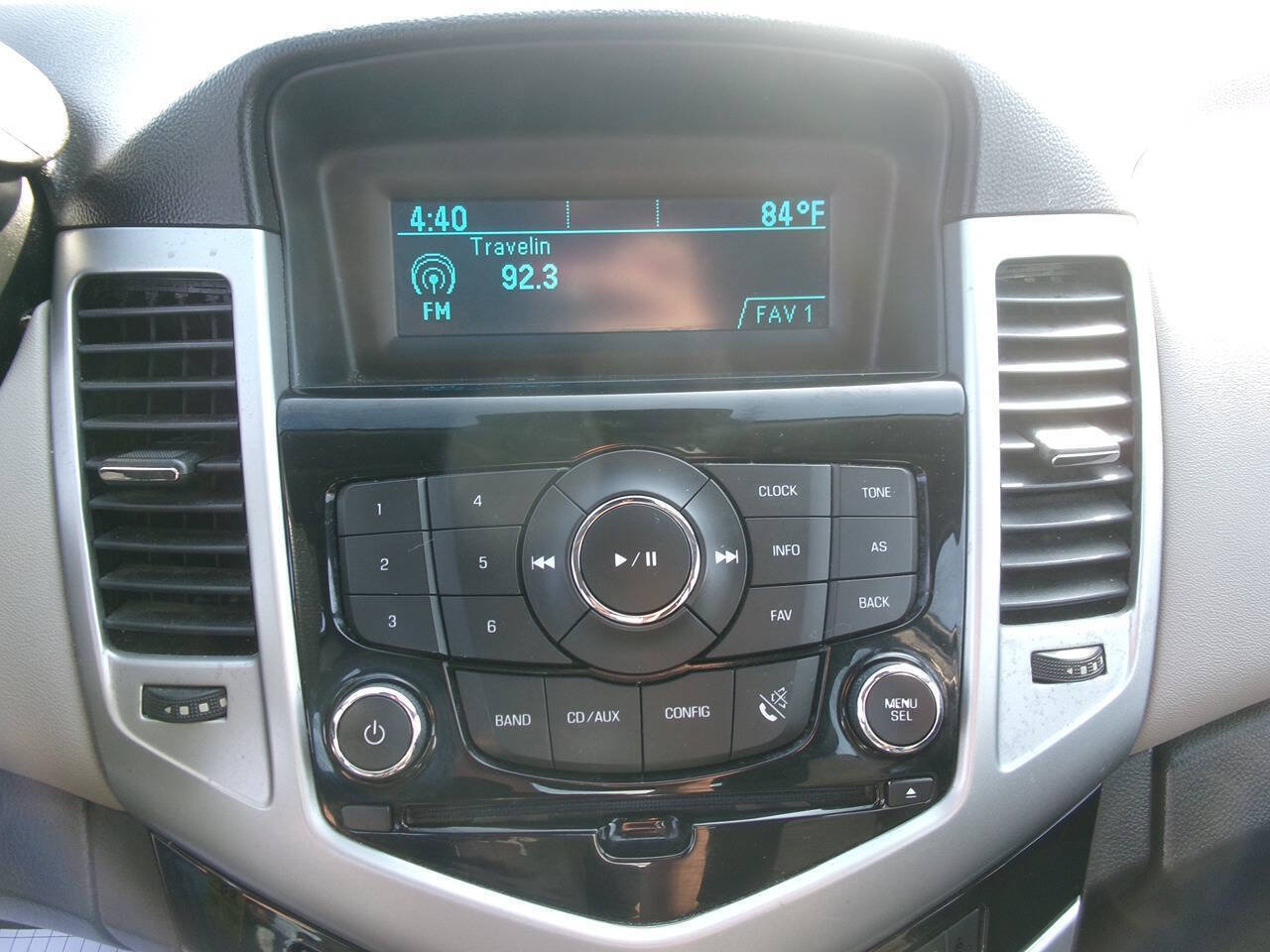 Used 2014 Chevrolet Cruze LS FWD image 16