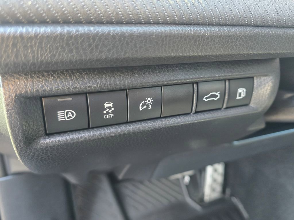 Used 2026 Toyota Camry Hybrid w/ Convenience Package FWD image 18