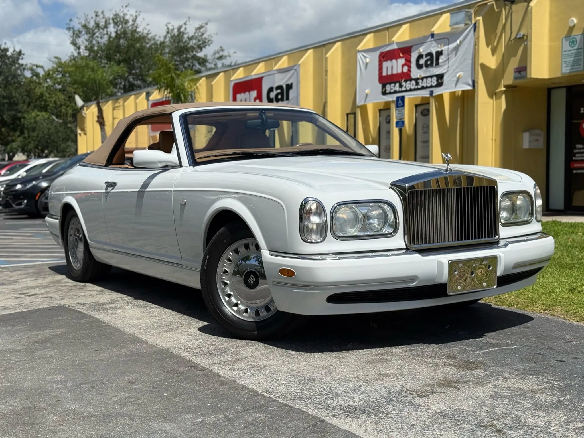 Used 2000 Rolls-Royce Corniche image 1