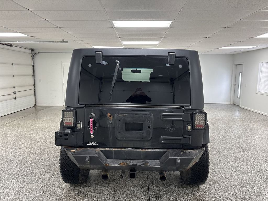 Used 2015 Jeep Wrangler Unlimited Sahara w/ Dual Top Group AWD/4WD image 26