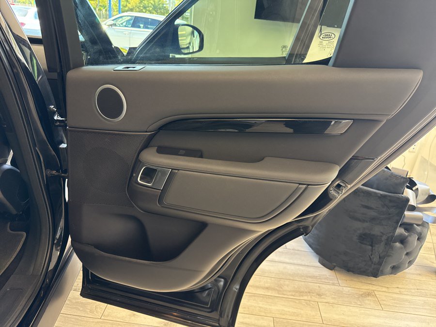 Used 2019 Land Rover Discovery SE AWD/4WD image 20