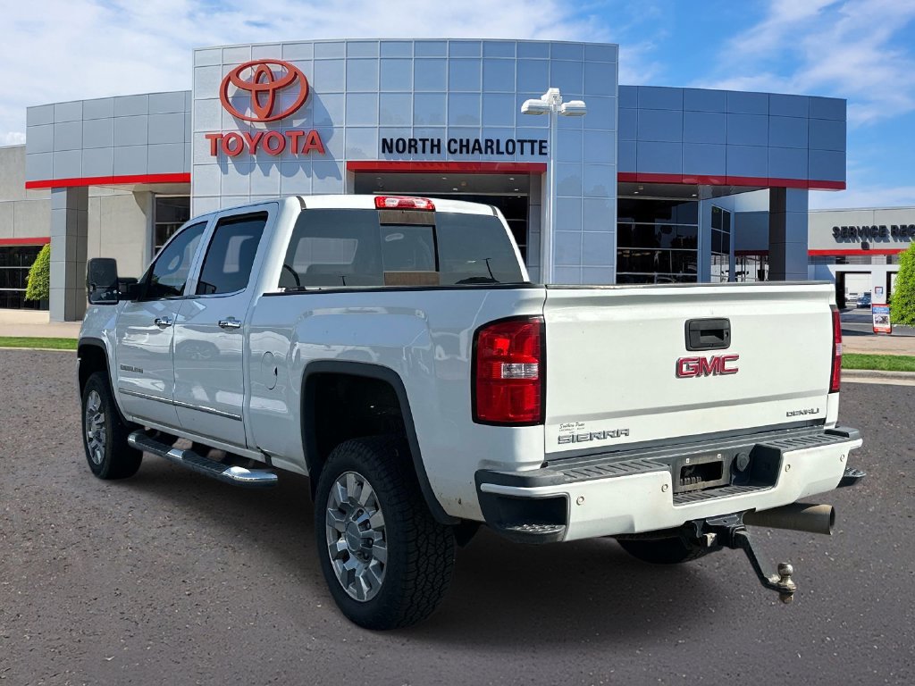 Used 2017 GMC Sierra 2500 Denali w/ Duramax Plus Package AWD/4WD image 4