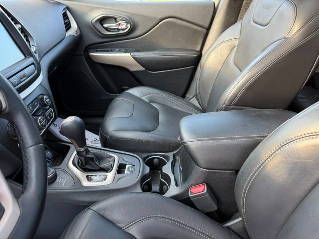 Used 2018 Jeep Cherokee Limited AWD/4WD image 25