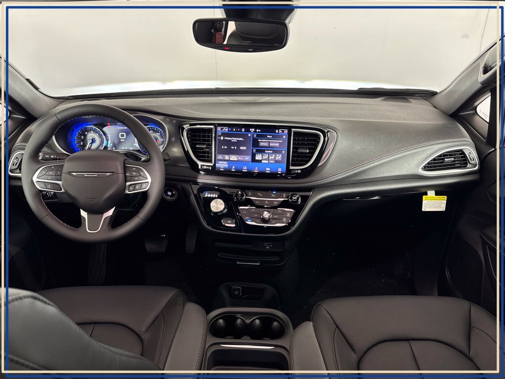 New 2027 Chrysler Pacifica Select AWD/4WD image 31
