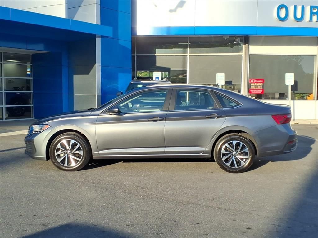Used 2023 Volkswagen Jetta S image 6