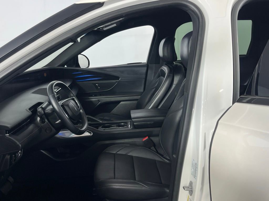 Used 2024 Lincoln Nautilus Premier w/ Jet Appearance Package image 18