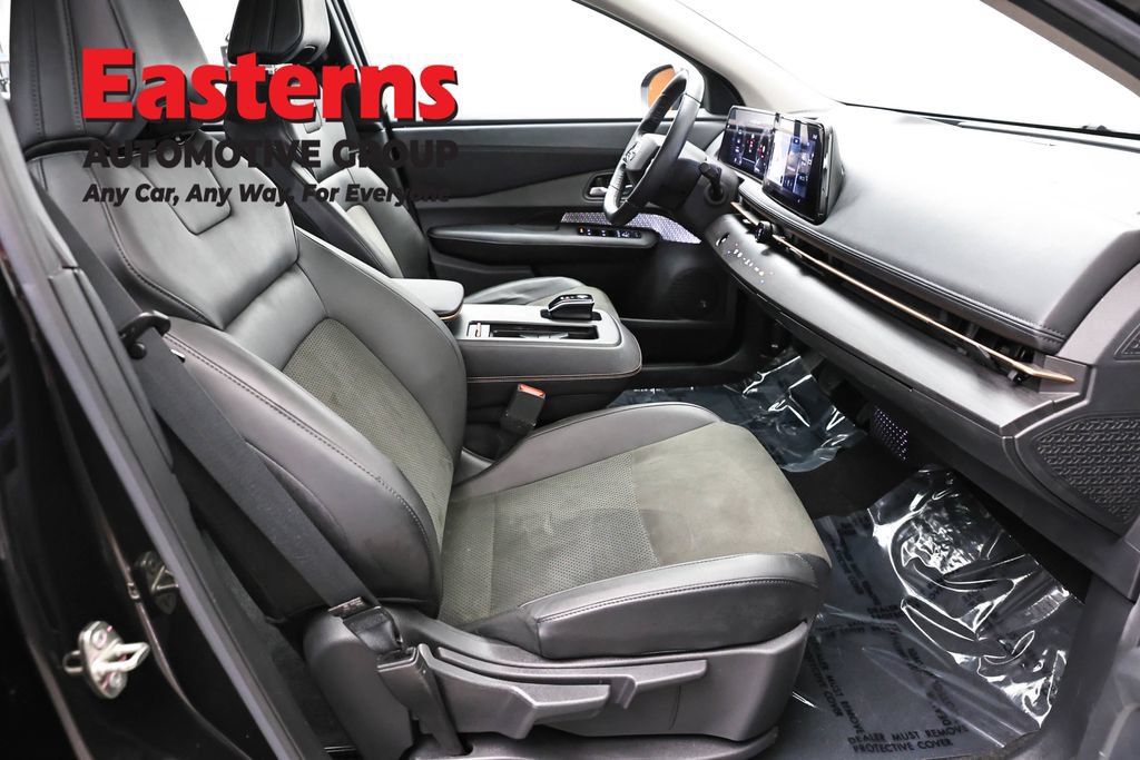 Used 2023 Nissan Ariya FWD image 25