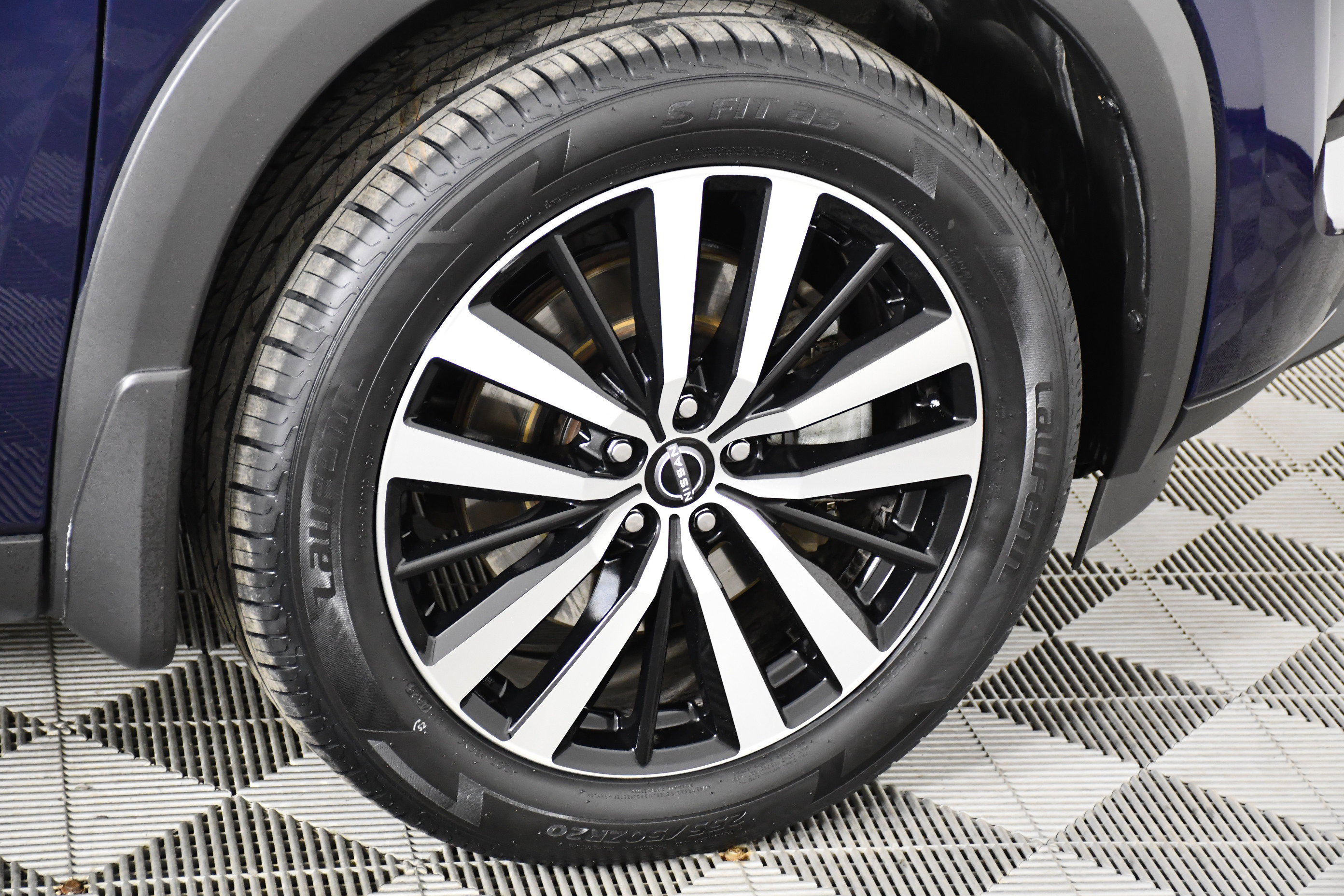 Used 2023 Nissan Pathfinder Platinum image 58