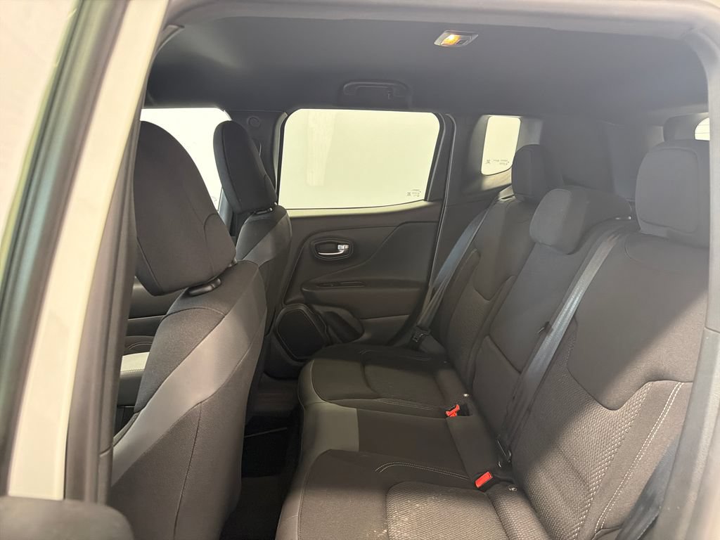 Certified 2022 Jeep Renegade Altitude w/ Convenience Group AWD/4WD image 15