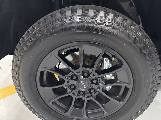 Used 2024 Toyota Tundra Limited image 34