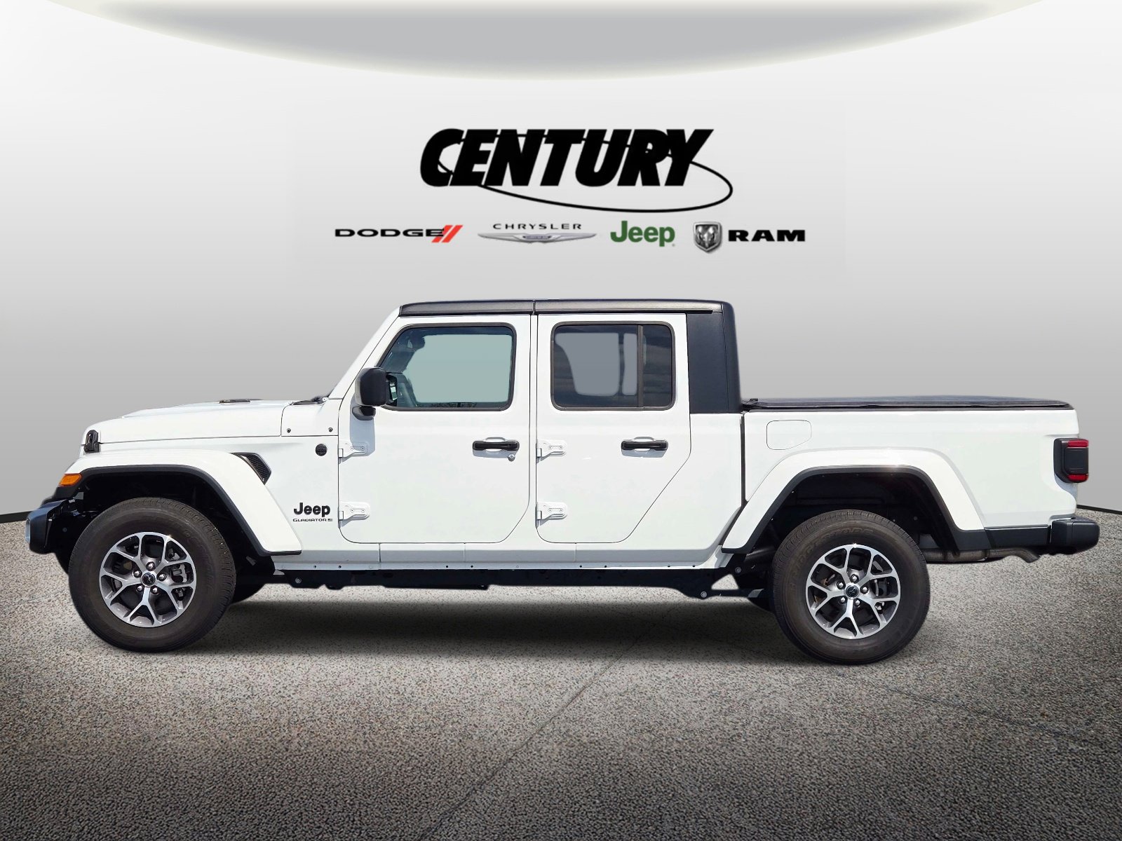 Used 2024 Jeep Gladiator Sport image 7
