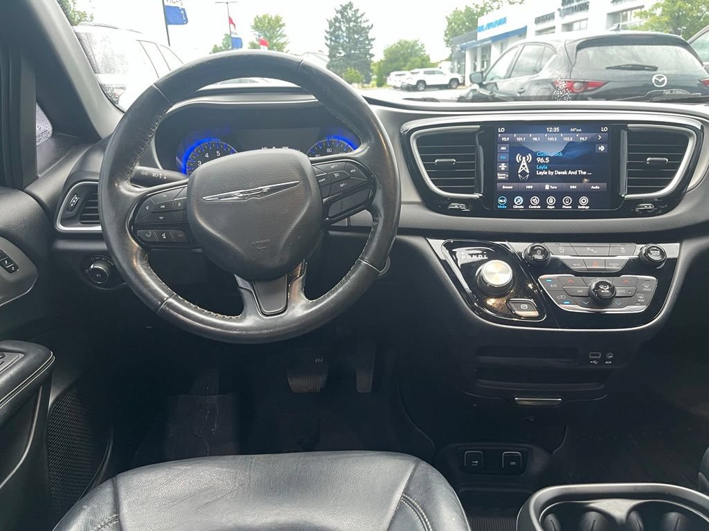 Used 2020 Chrysler Pacifica Touring-L AWD/4WD image 19