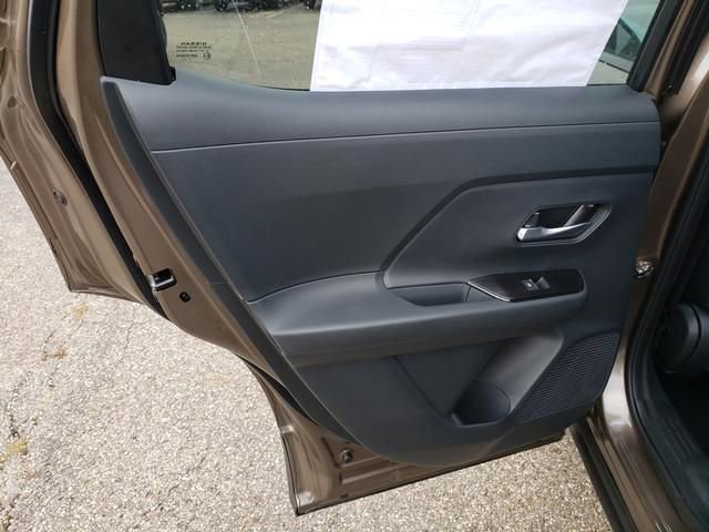 New 2026 Nissan Kicks SR w/ Cold Weather Package image 14