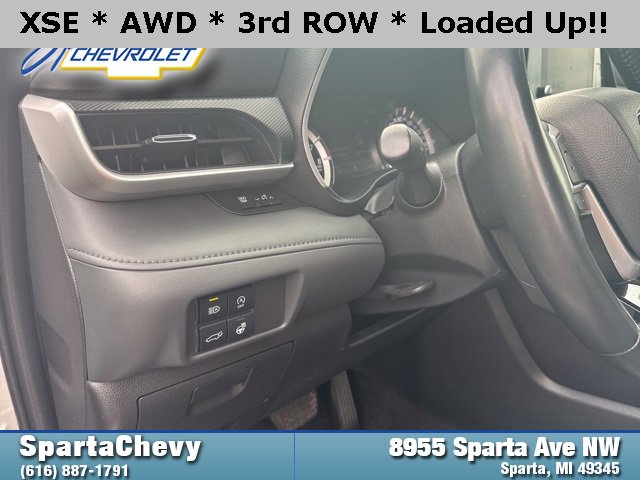 Used 2023 Toyota Highlander XSE image 12
