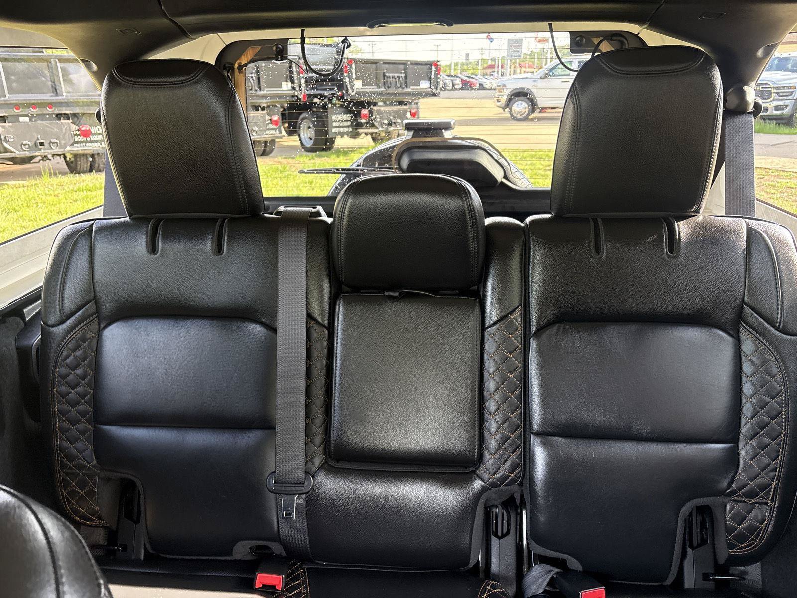 Used 2023 Jeep Wrangler Unlimited Sahara AWD/4WD image 24