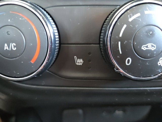 Used 2024 Chevrolet Trax RS w/ Sunroof Package image 8