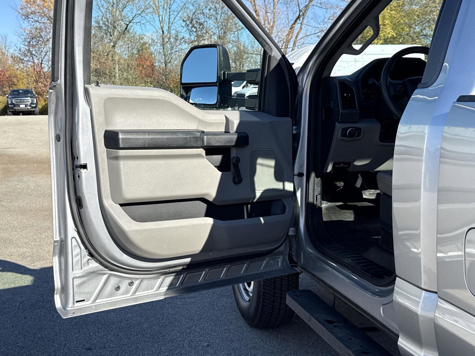 Used 2020 Ford F350 XL w/ Snow Plow Prep Package image 8