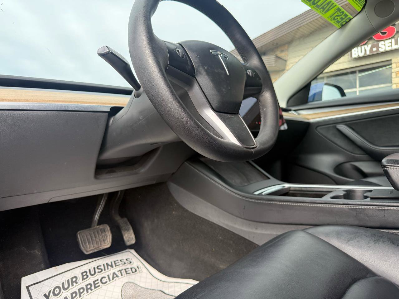 Used 2022 Tesla Model 3 Standard Range image 11