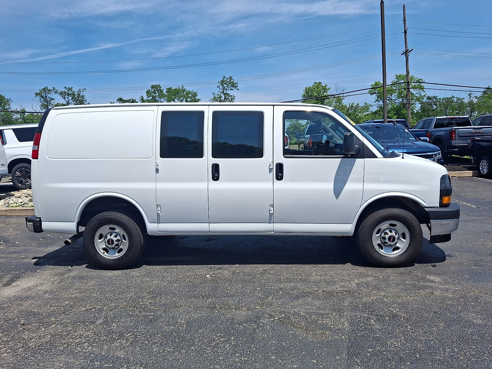 Used 2024 GMC Savana 2500 w/ Driver Convenience Package RWD image 8