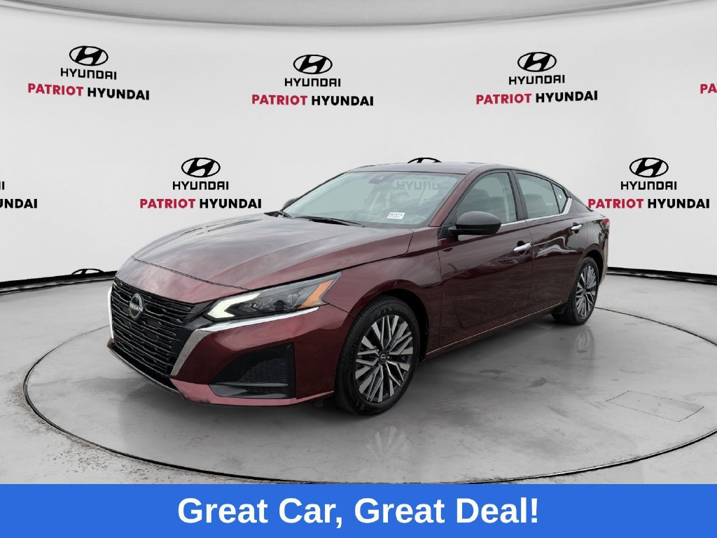 Used 2025 Nissan Altima 2.5 SV FWD image 7