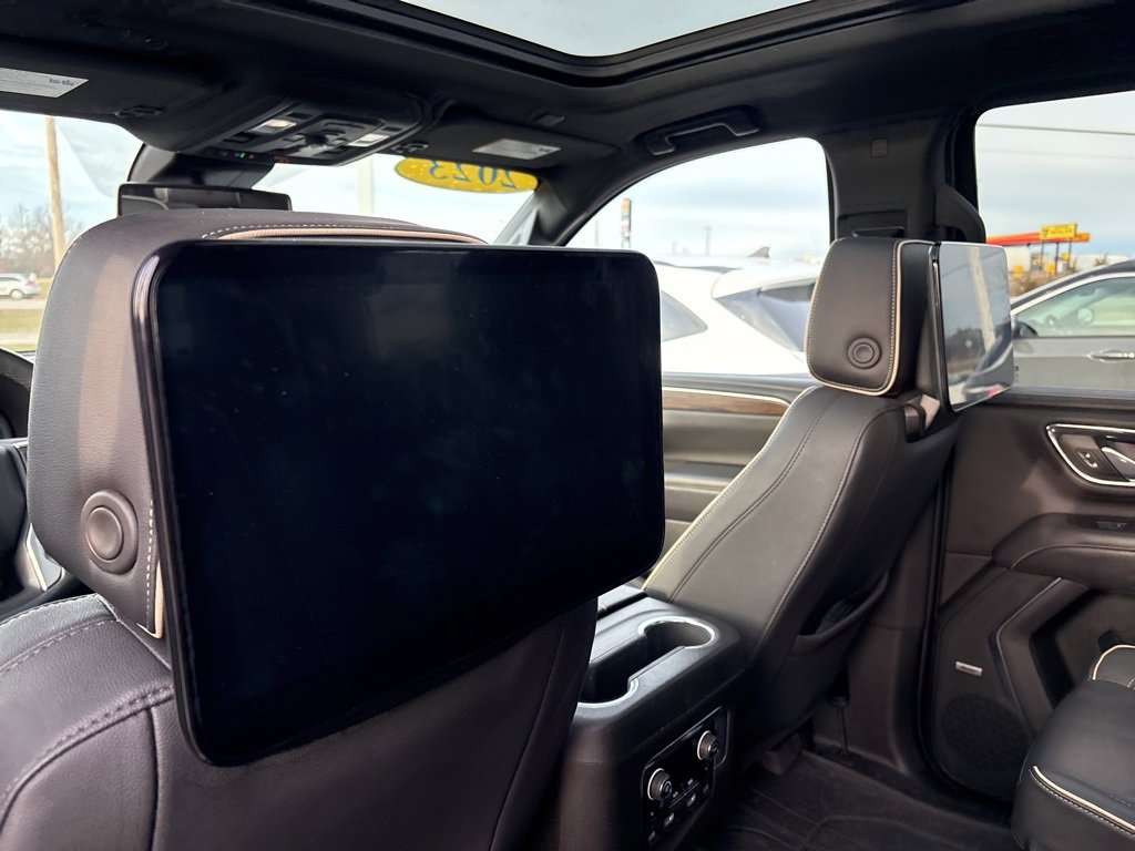 Used 2023 Chevrolet Tahoe Premier image 16