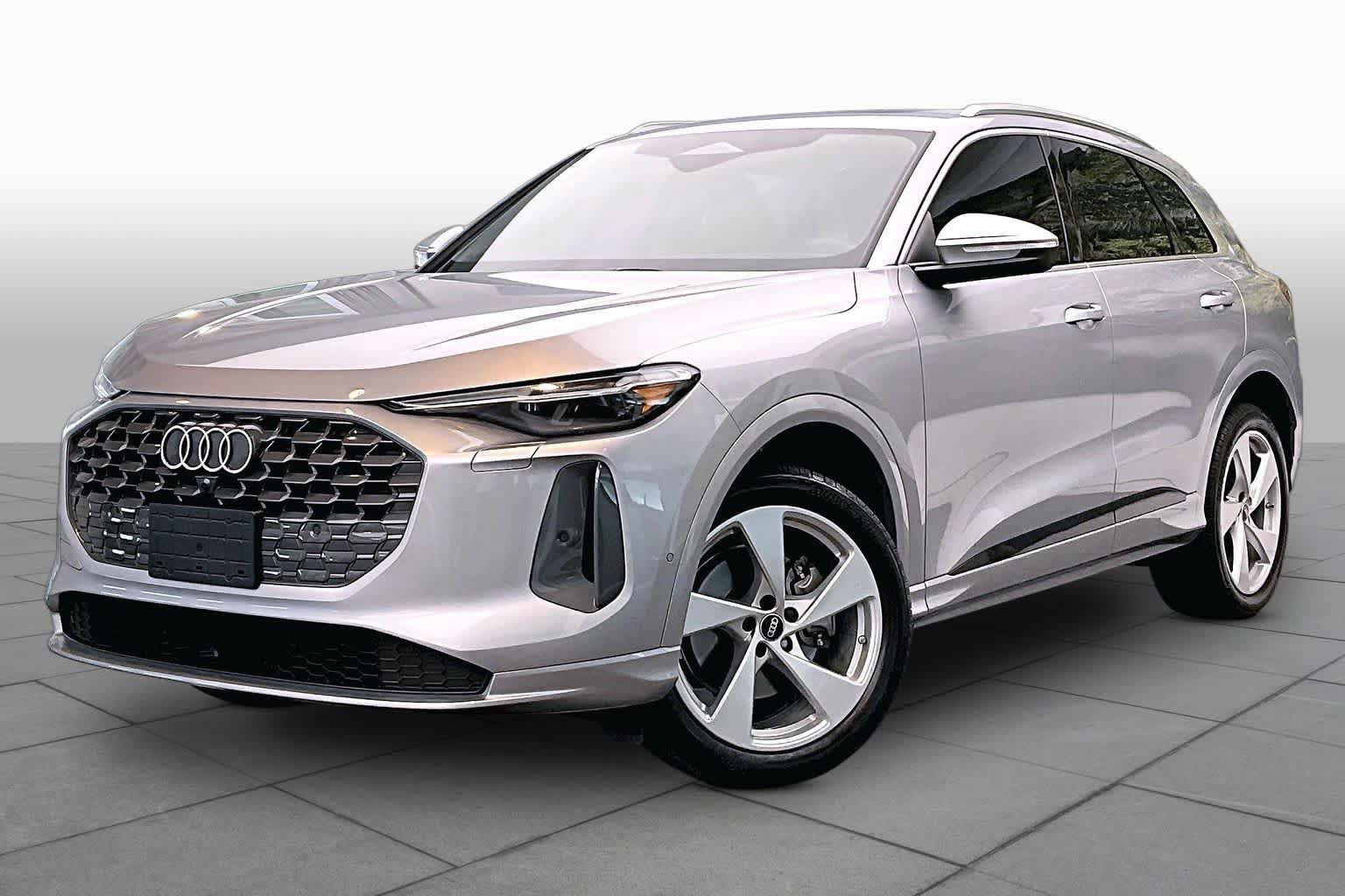 Certified 2025 Audi Q5 Premium AWD/4WD image 3