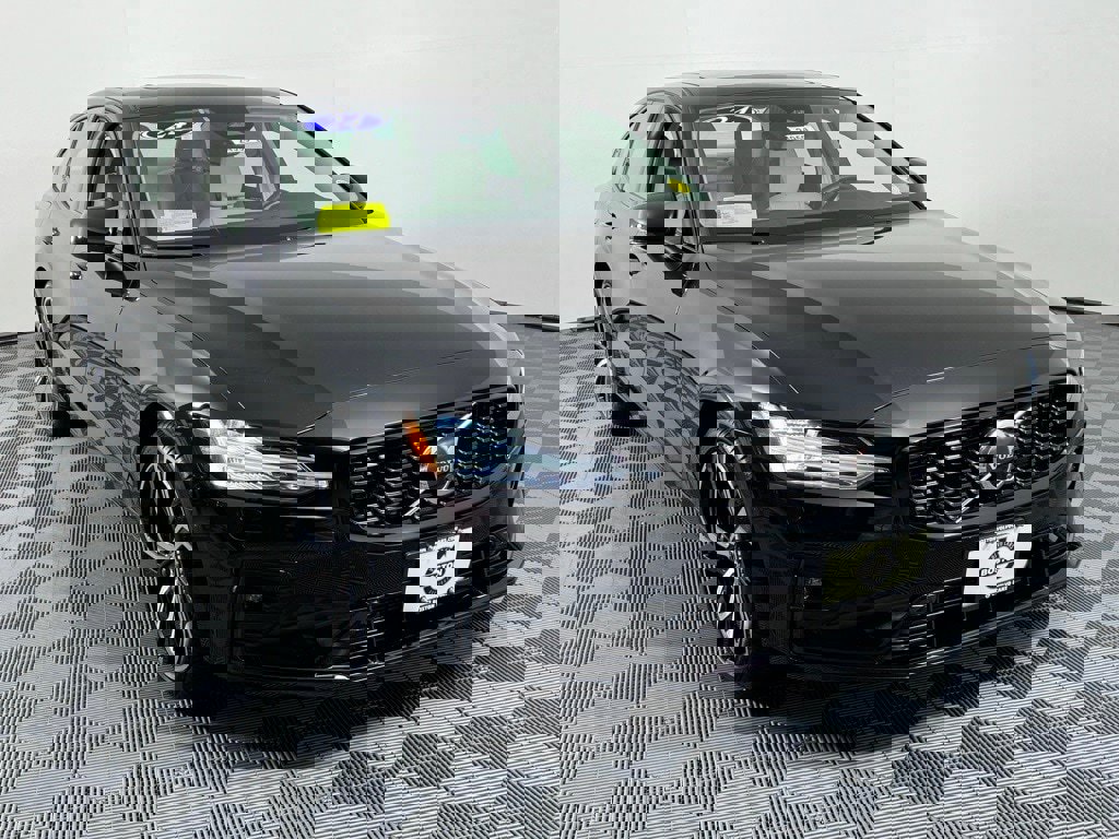 New 2024 Volvo S60 B5 Plus w/ Climate Package image 3