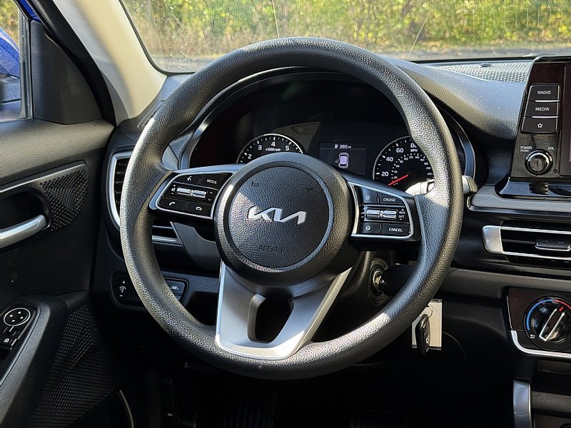 Used 2023 Kia Seltos LX AWD/4WD image 12