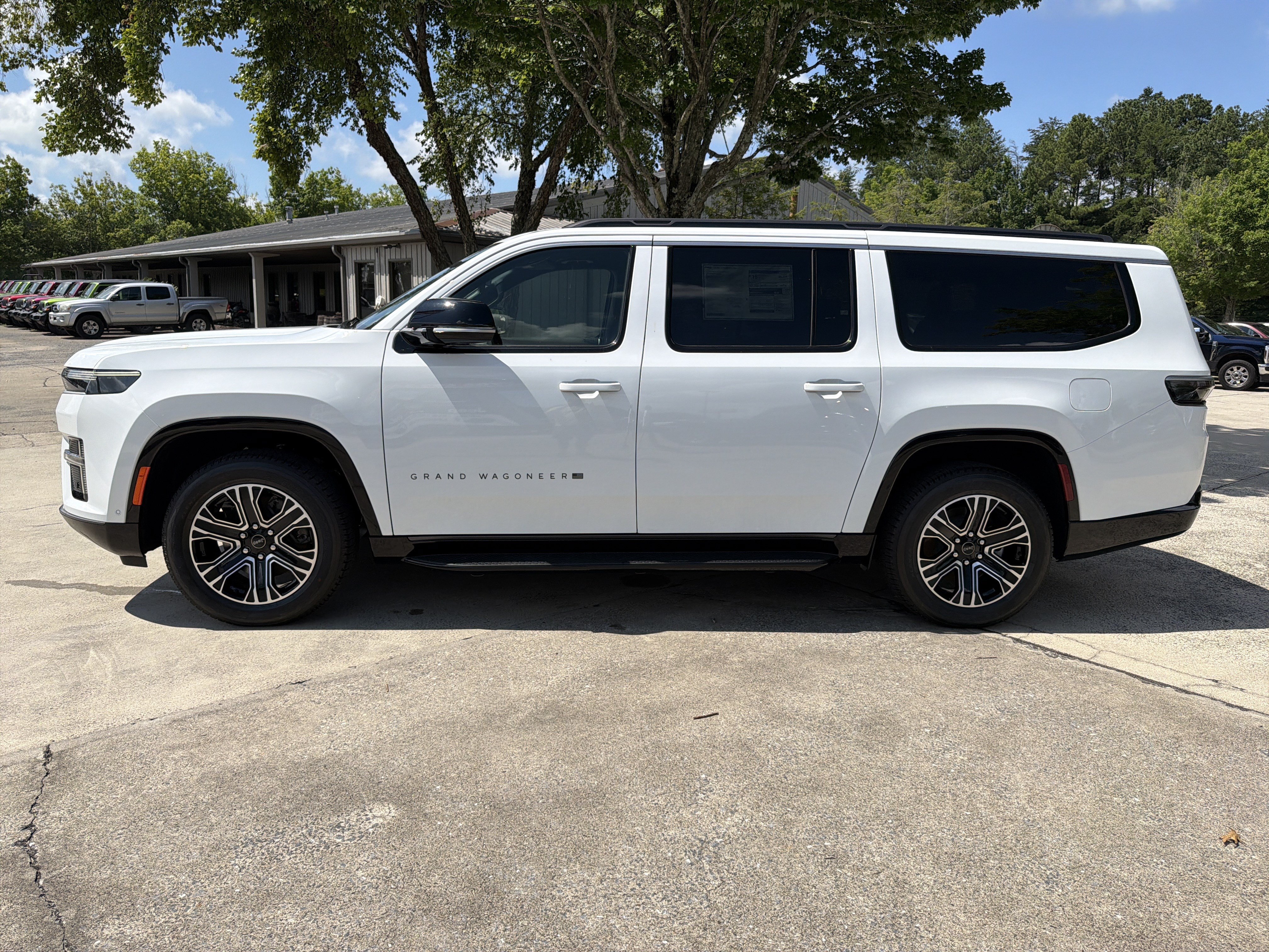 New 2026 Jeep Grand Wagoneer L 4WD w/ 8-Passenger Seating Package image 4