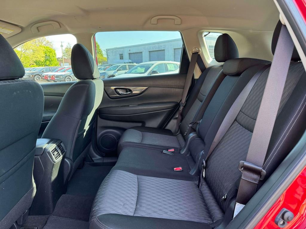 Used 2017 Nissan Rogue S FWD image 14