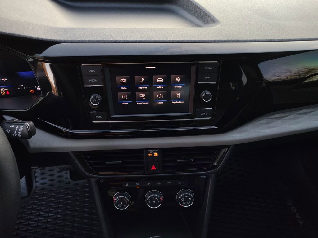 Used 2024 Volkswagen Taos S image 7