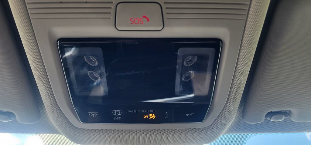 Used 2025 Volkswagen Atlas SE AWD/4WD image 40