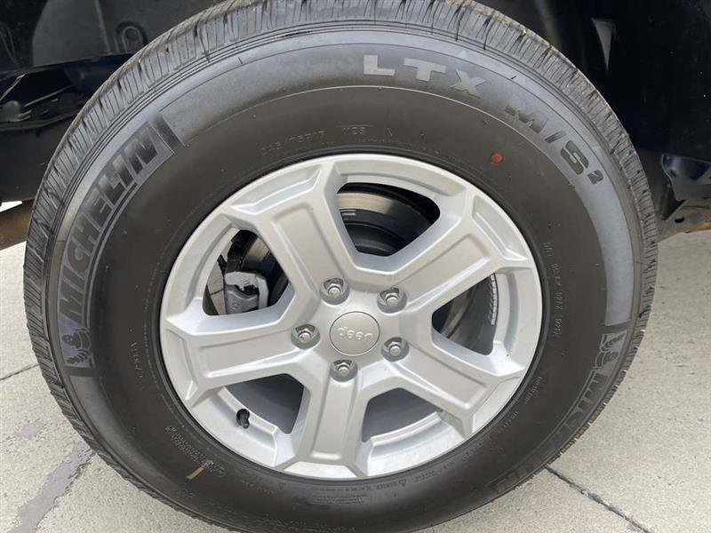 Used 2013 Jeep Wrangler Sport w/ Connectivity Group image 30