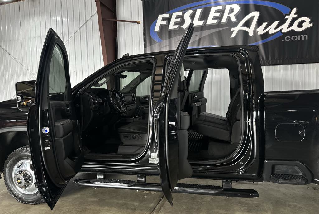 Used 2021 Chevrolet Silverado 3500 LTZ w/ LTZ Plus Package image 29