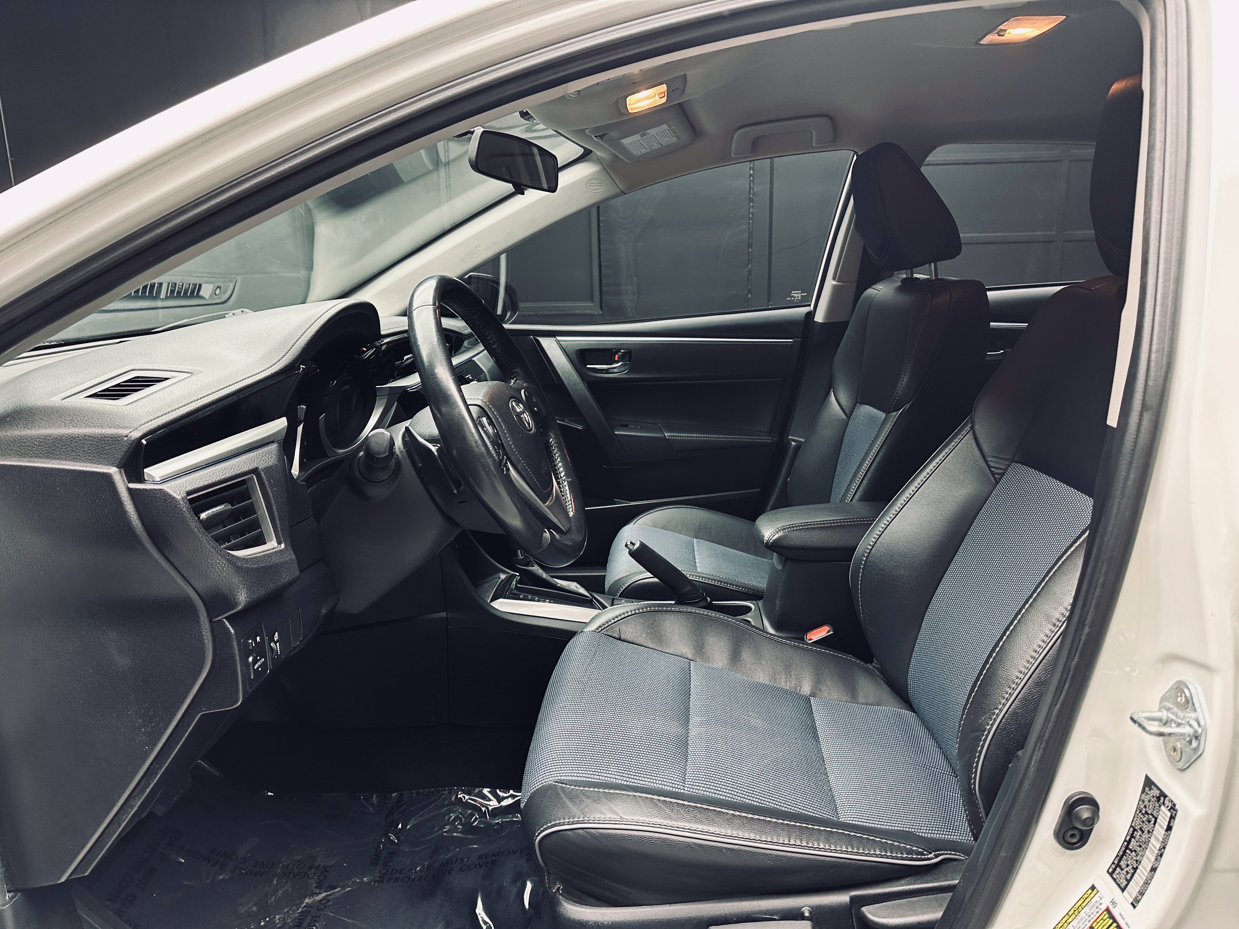 Used 2015 Toyota Corolla S FWD image 17